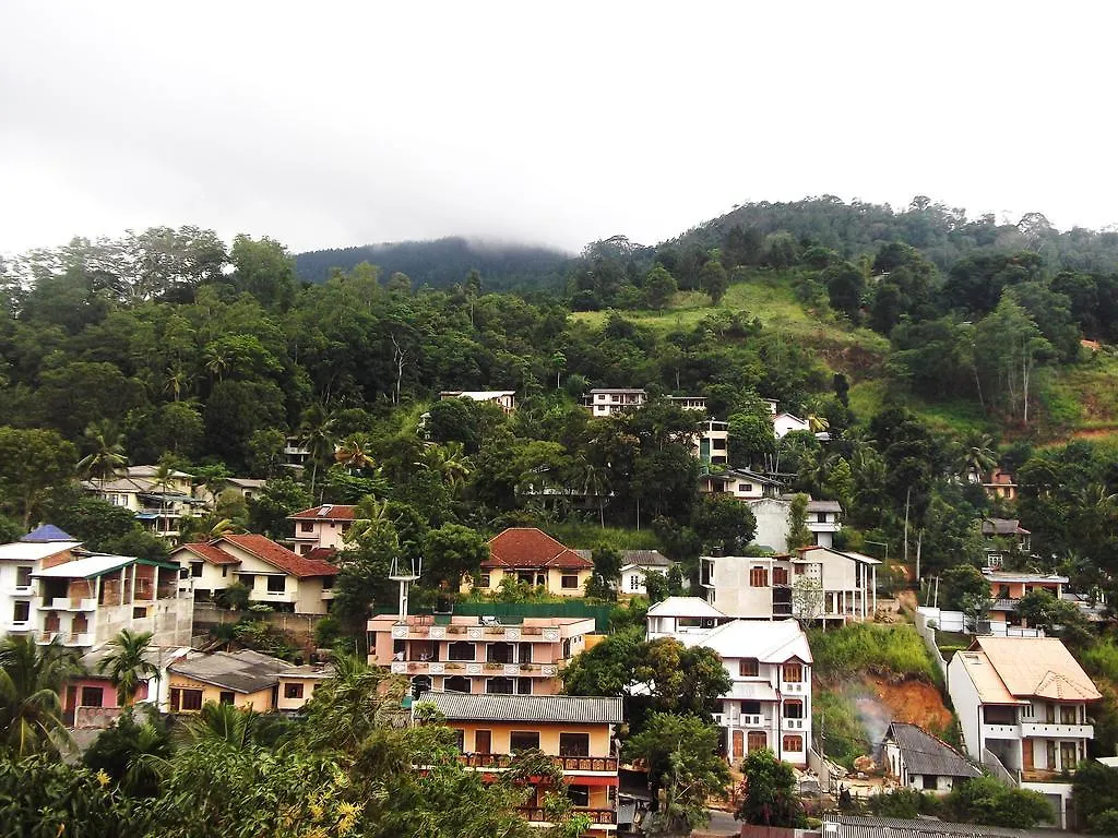 Majestic Tourist Hotel Kandy